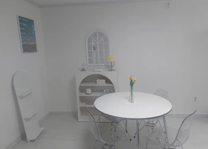 Apartment Onna